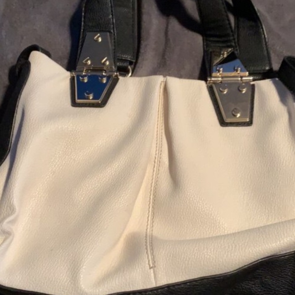 Purse - Picture 2 of 8